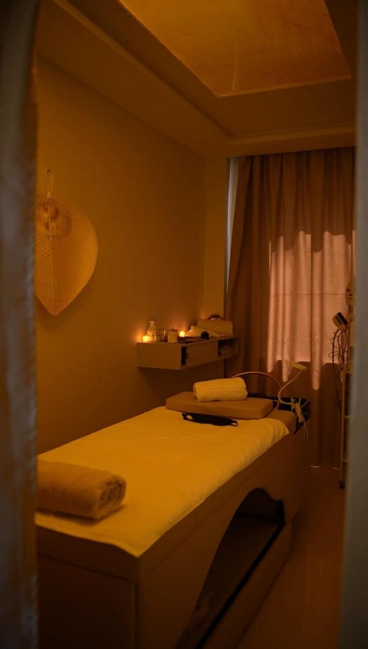 Cabine de massage à l'ambiance feutrée